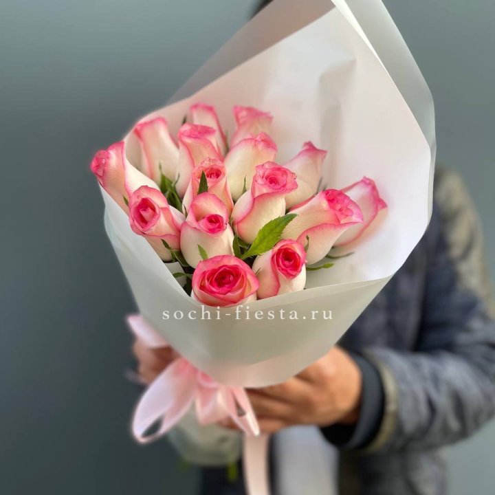 15 роз "Джумилия" в Омске