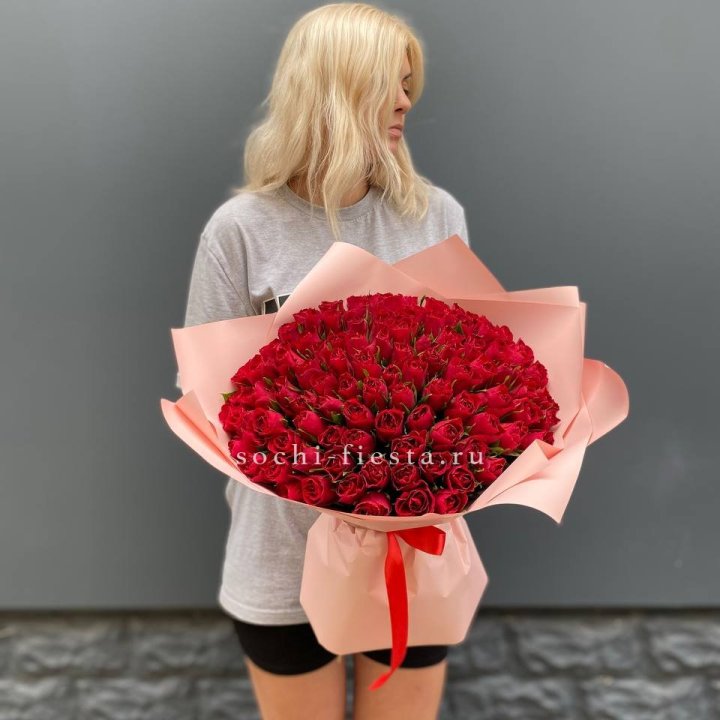 101  красная кенийская роза  в Омске