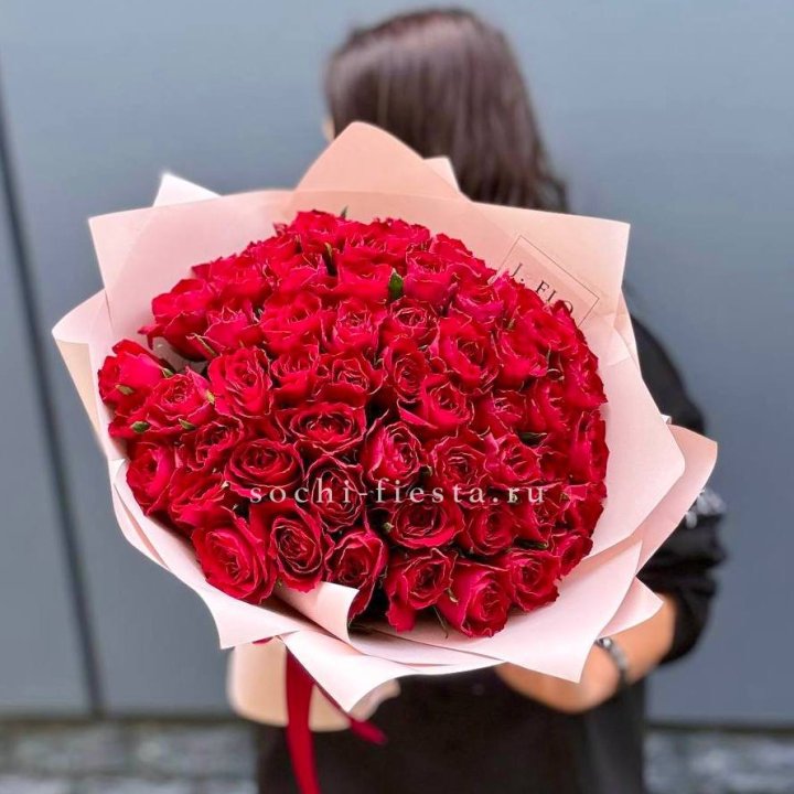 55 кенийских роз в Омске
