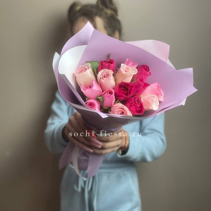 Букет из 15 роз Микс (Кения) в Омске