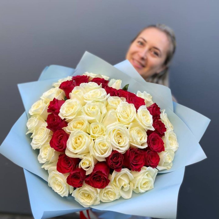 51 роза "Сердце" в Омске