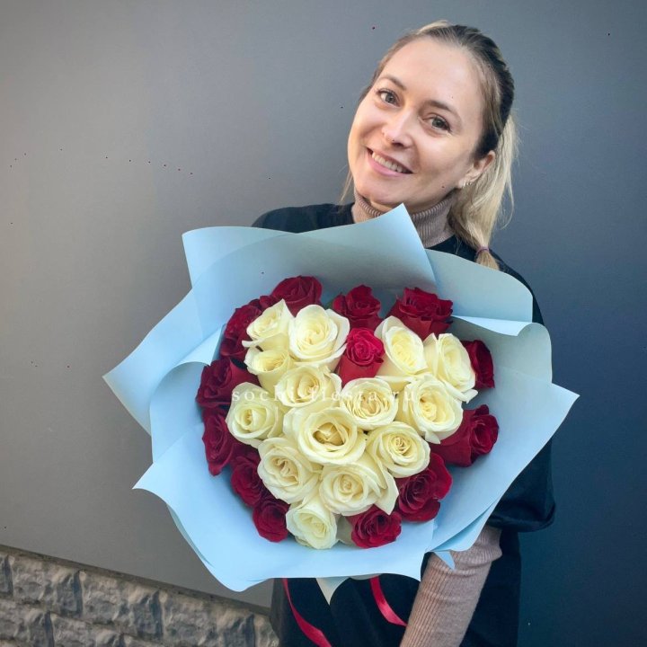 27 роз "Сердце" в Омске