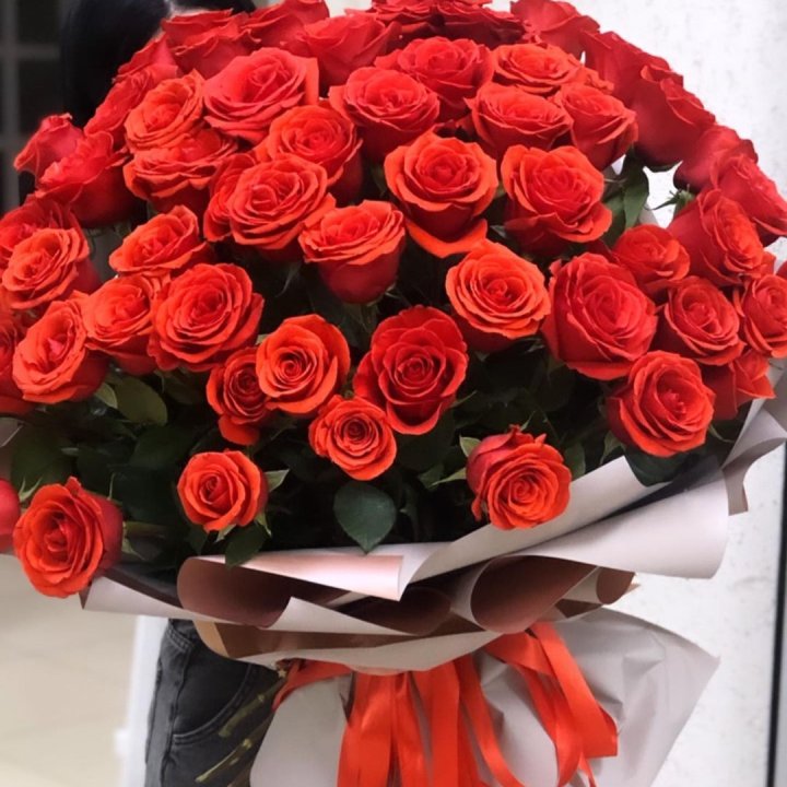 Букет высоких эквадорских роз  в Омске