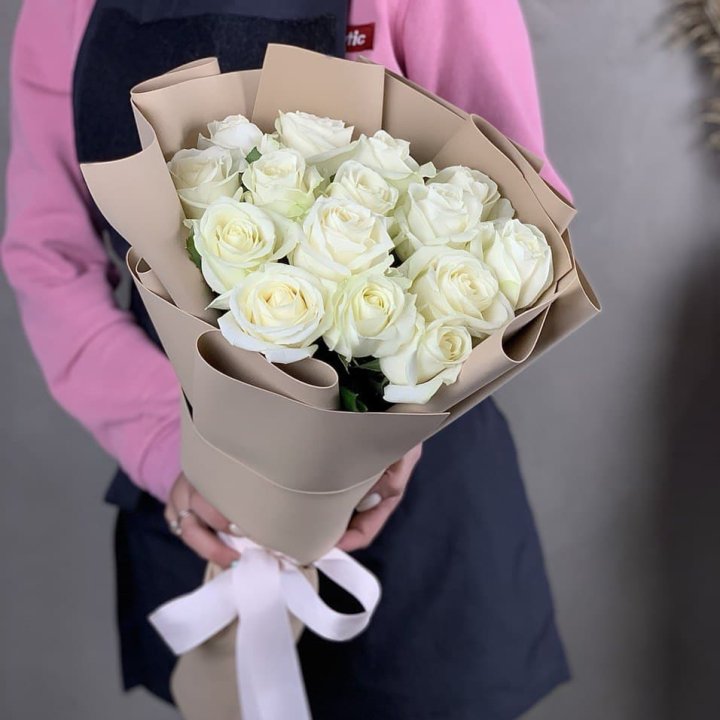 15 белых роз миракли в Омске