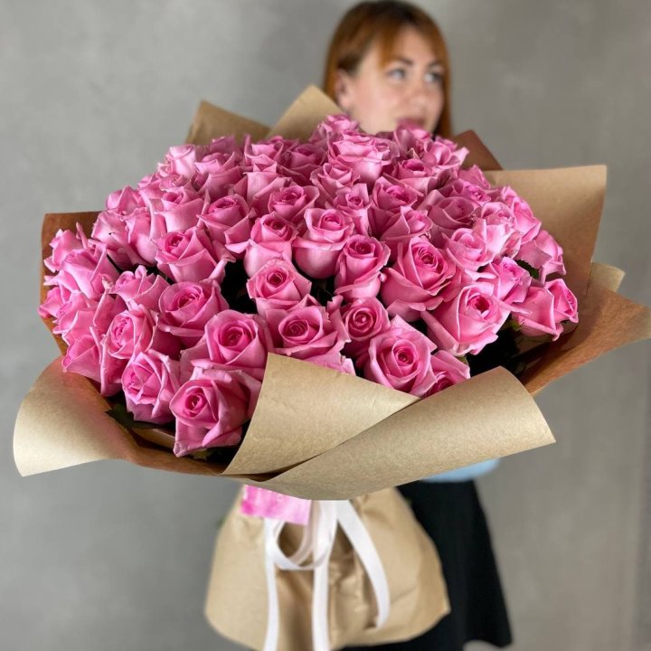 101 розовая роза в Омске
