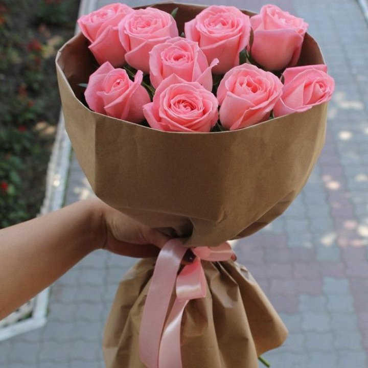 9 розовых роз в Омске