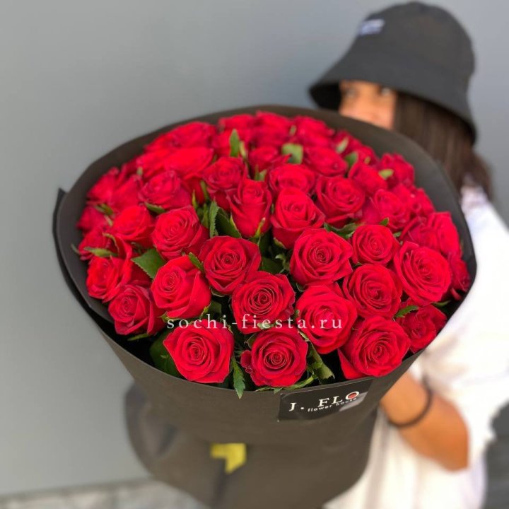 51 роза "Блек" в Омске