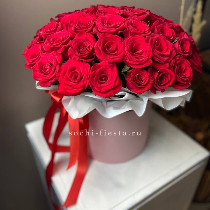 Красные розы 51шт  в коробке в Омске