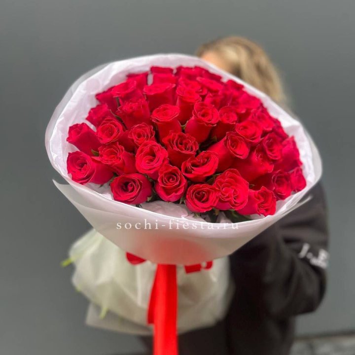 55 красных роз "Амелия" в Омске