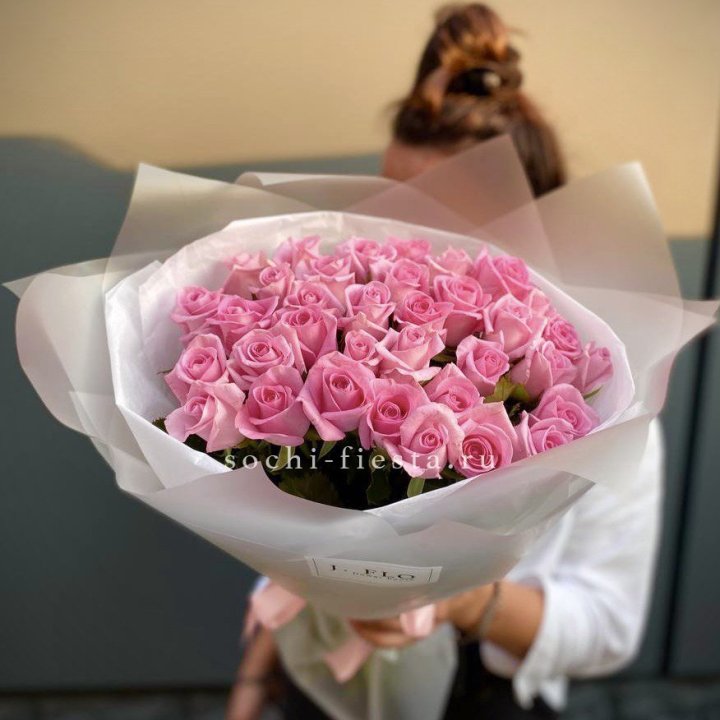 Букет розовых роз  в Омске