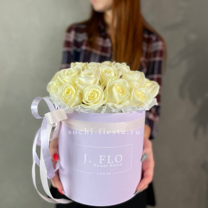 25 роз в цилиндре  в Омске