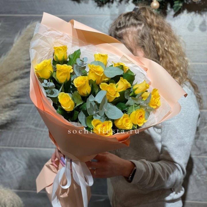 15 желтых роз в Омске
