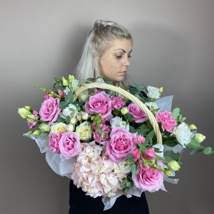 Цветочная корзина № 5 в Омске