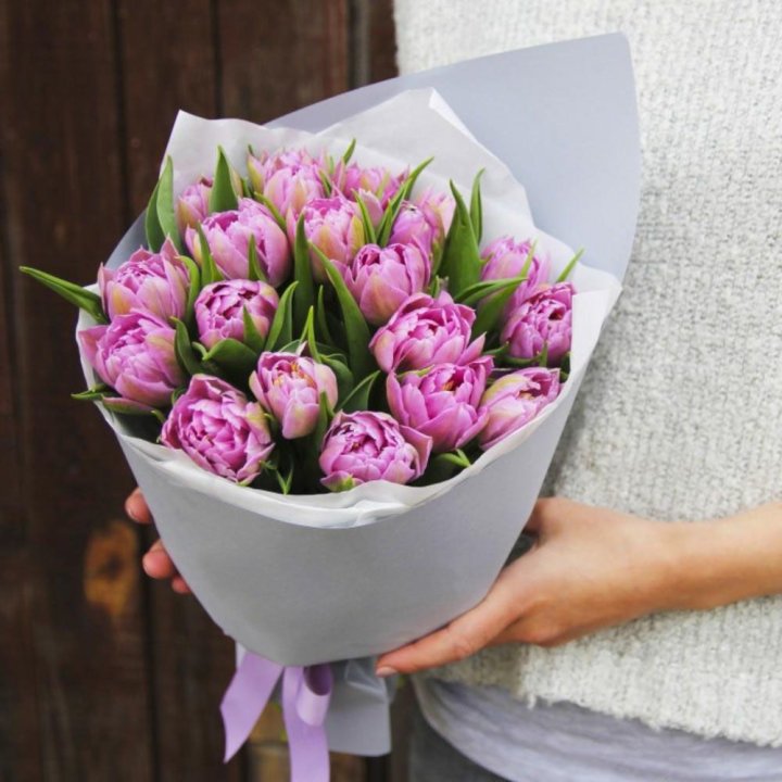 Букет пионовидных тюльпанов в Омске