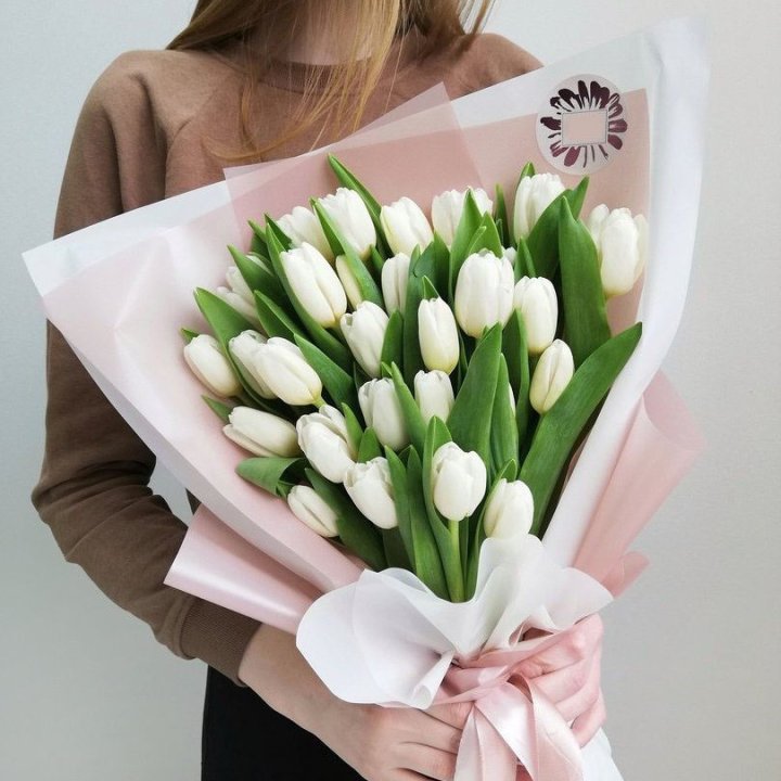 Букет белых тюльпанов "Моника" в Омске