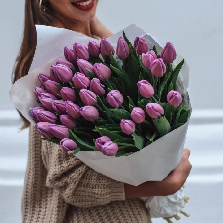 39 сиреневых тюльпанов в Омске
