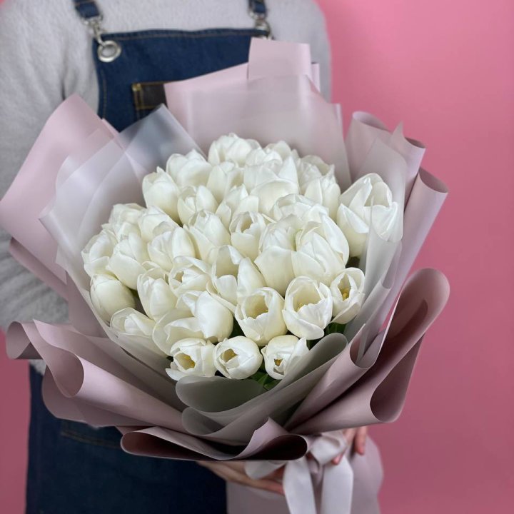 Букет белых тюльпанов "Пур-пур" в Омске
